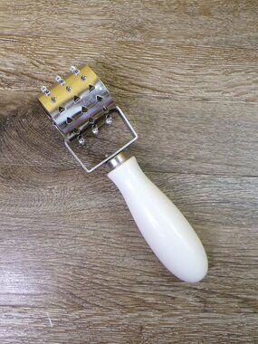 PASTRY ROLLER Docker for Pizza Dough Pie Aerator